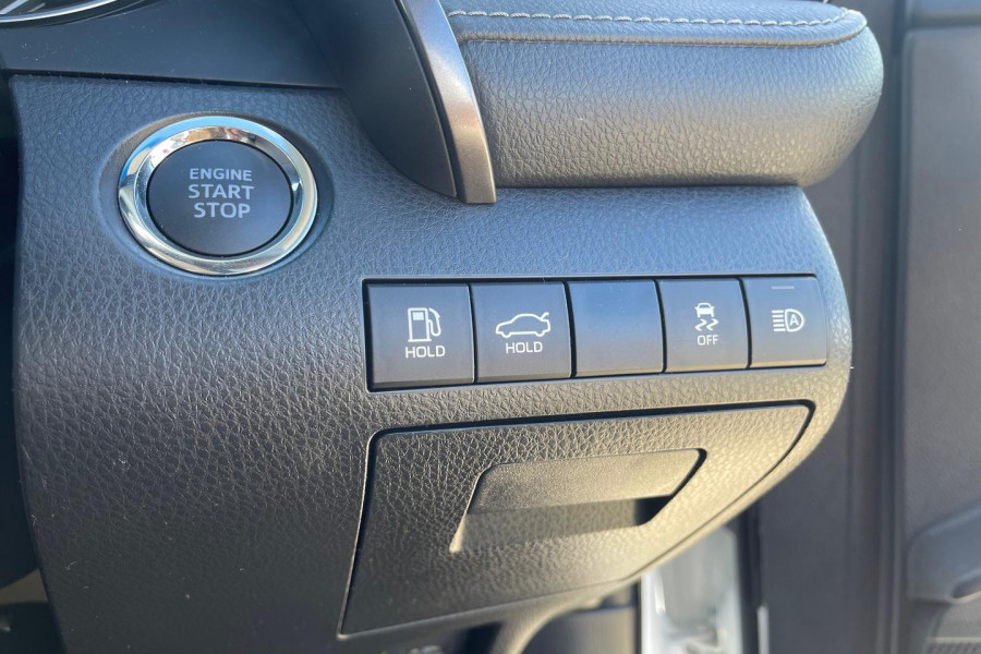 2019 Toyota Camry GSV70R SX Sedan Image 16