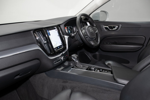 2019 Volvo XC60 UZ D4 Momentum SUV Image 23