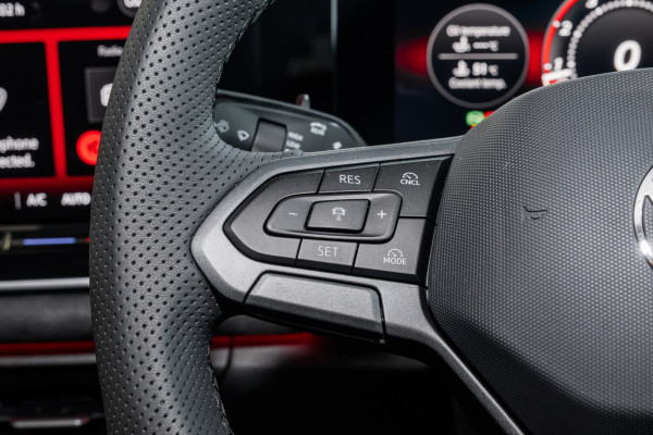 2025 Volkswagen Tayron R4 195TSI R-Line SUV image 11