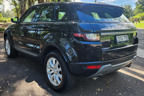 2017 Land Rover Range Rover Evoque L538 TD4 150 SE SUV Image 5