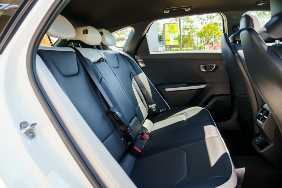 2026 Kia K4 CL4m GT-Line Hatch Image 9