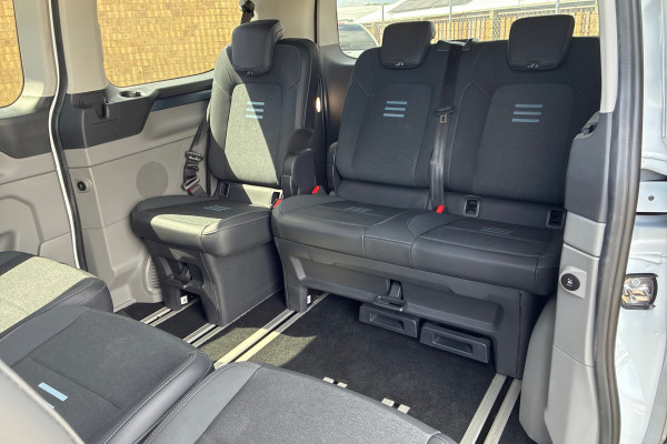 2024 MY24.5 Ford Tourneo AV Active People Mover Image 15