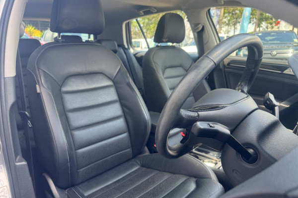 2018 Volkswagen Golf 7.5 110TSI Highline Hatch Image 5