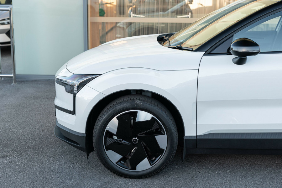 2025 MY26 Volvo EX30  Single Motor Extended Range Plus SUV Image 9