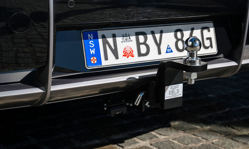 Towbar with wired trailing harness
