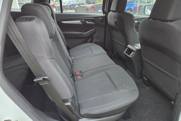 2026 Isuzu MU-X RJ LS-M SUV Image 10
