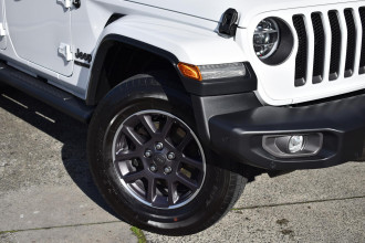 2021 Jeep Wrangler JL Unlimited 80th Anniversary Convertible image 25