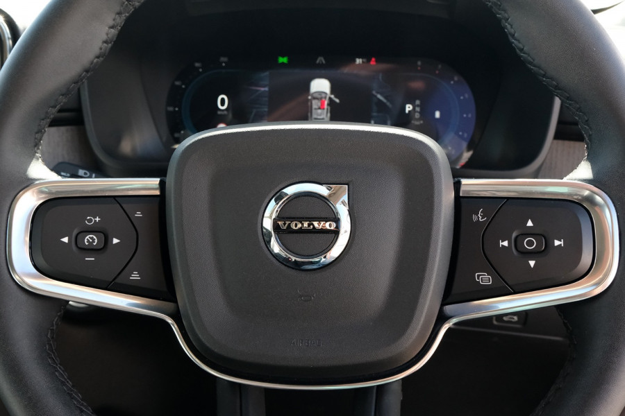 2022 MY23 Volvo XC40 XZ Plus B4 SUV Image 10