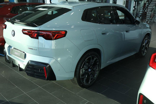 2024 BMW iX2 U10 eDrive20 M Sport SUV image 3
