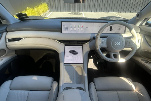 2025 MG IM6 S12L Performance SUV Image 8