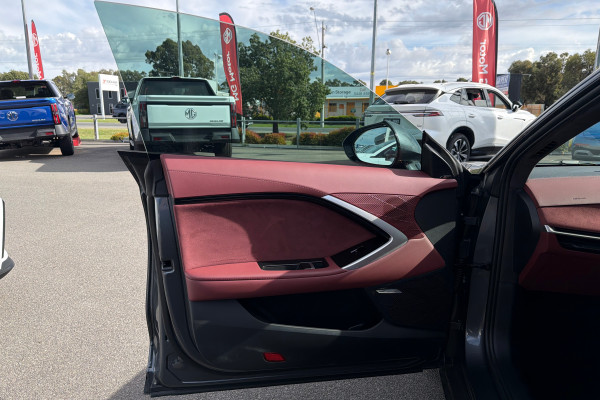 2025 MG MG7  Essence Sedan Image 20