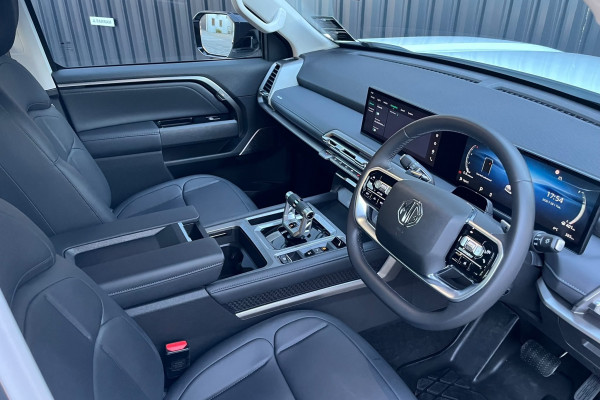 2025 MG U9 Black Edition Ute Image 11