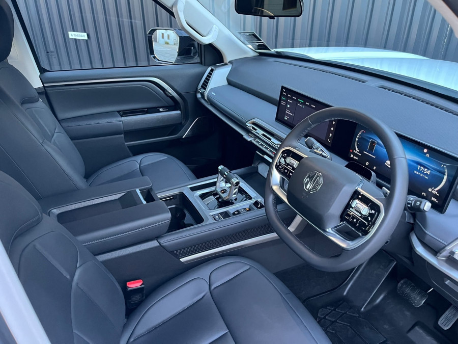2025 MG U9 Black Edition Ute Image 11