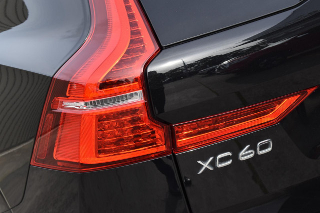 2020 Volvo XC60 D4 Momentum