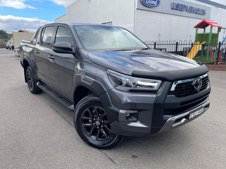 2022 hilux rogue