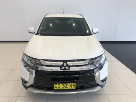 2016 Mitsubishi Outlander ZK Turbo XLS Awd 7 seats Image 3