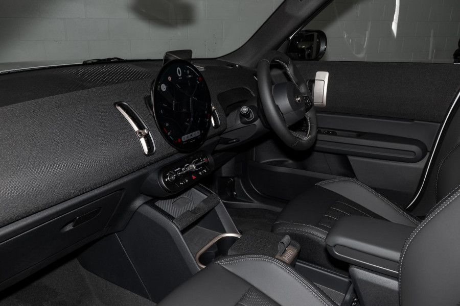 2026 MINI Countryman U25 C Favoured SUV
