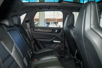 2018 Porsche Cayenne 9YA MY19 Turbo Suv
