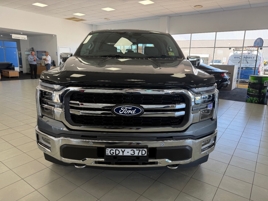 2024 Ford F-150  Lariat Dual Cab Image 2