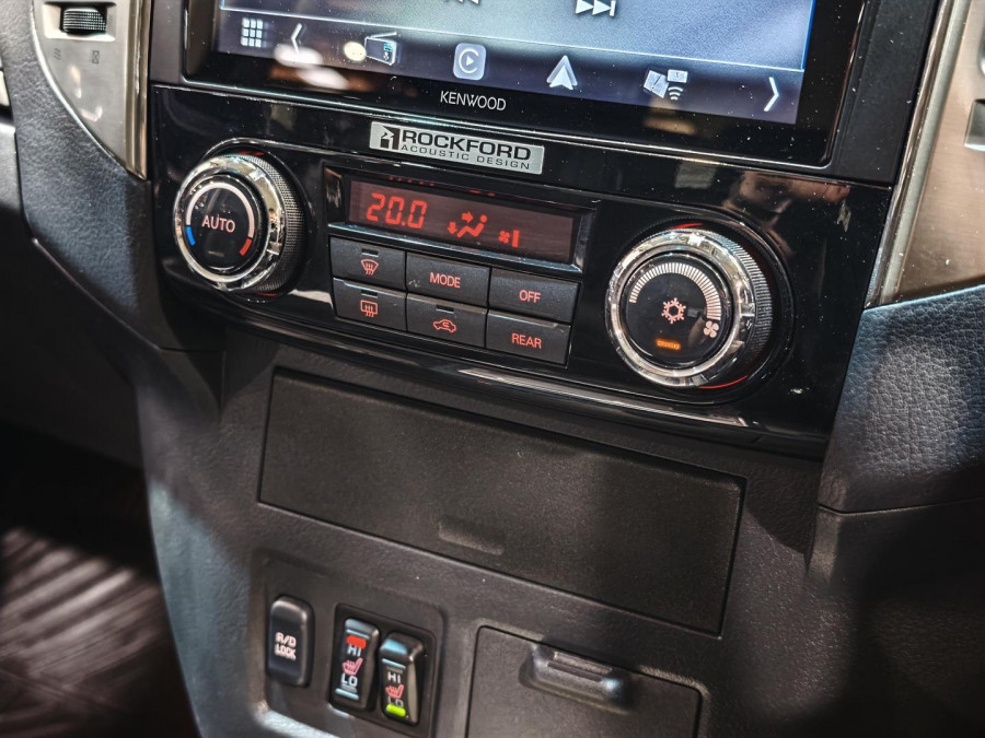 2020 Mitsubishi Pajero NX GLS SUV Image 13