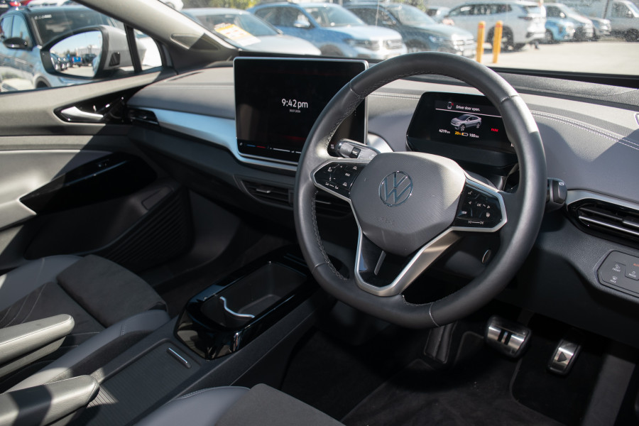 2025 Volkswagen ID. 5 E2 Pro SUV Image 6