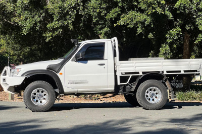 1999 Nissan Patrol GQ DX Cab chassis Image 3