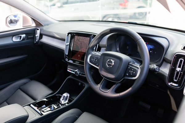 2026 Volvo XC40 XZ Ultra B4 Bright SUV Image 15
