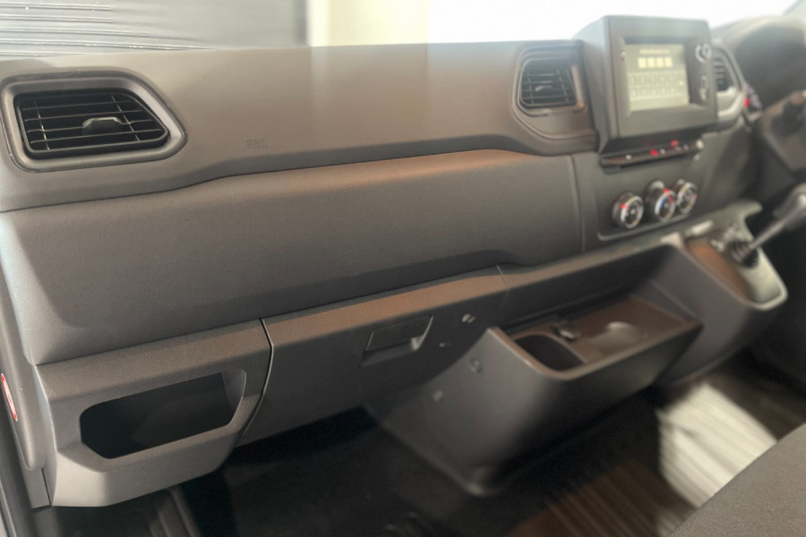 2024 Renault Master X62 Phase 2 Pro 110kW Van Image 19