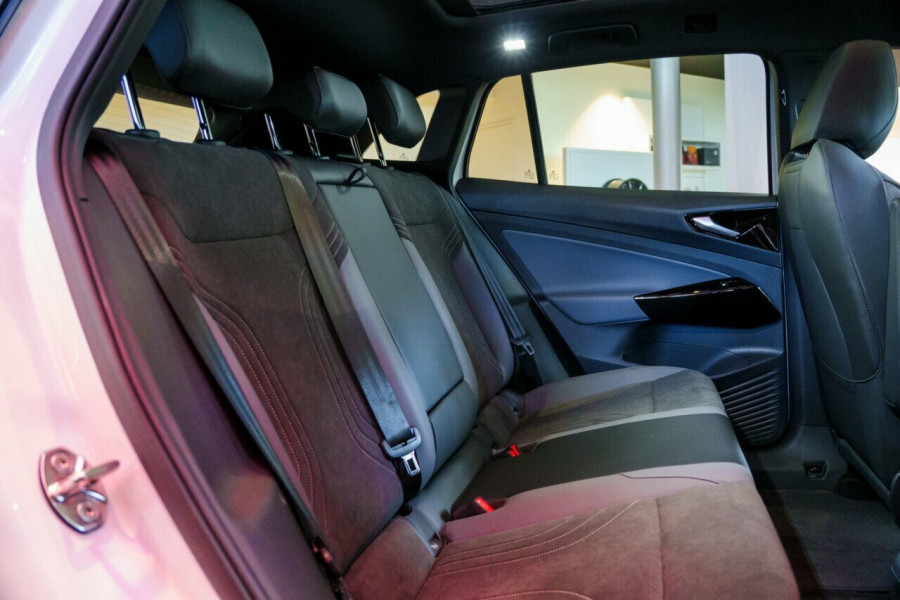 2025 Volkswagen ID. 4 E2 Pro SUV Image 8