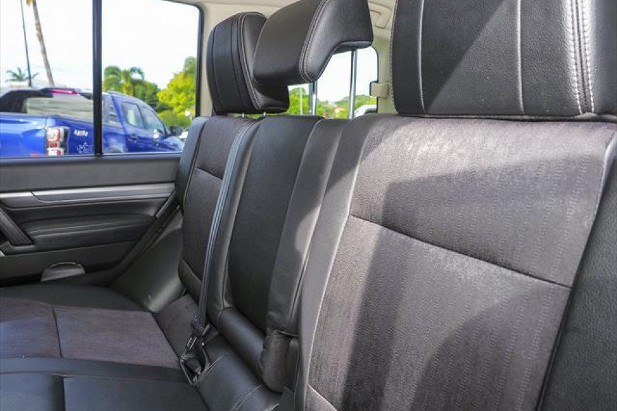 2015 Mitsubishi Pajero NX GLS Suv Image 6
