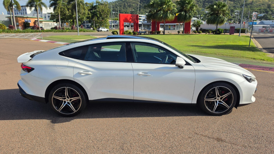 2025 MG MG7  Essence Sedan Image 17