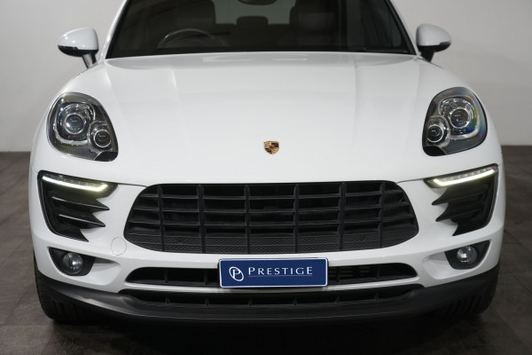 2017 Porsche Macan SUV Image 3