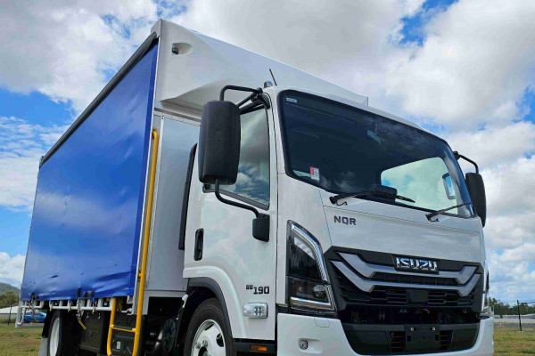 2025 Isuzu  NQR 88/80-190 AM D42 FREIGHT Curtainsider Image 1