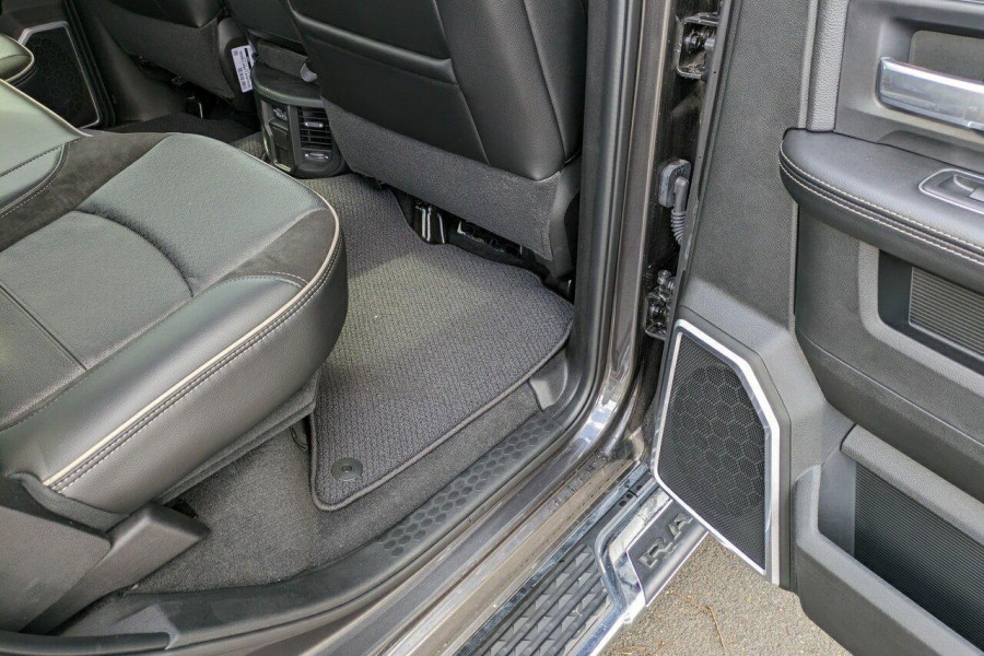 2023 Ram 2500 DJ Laramie Ute Image 6