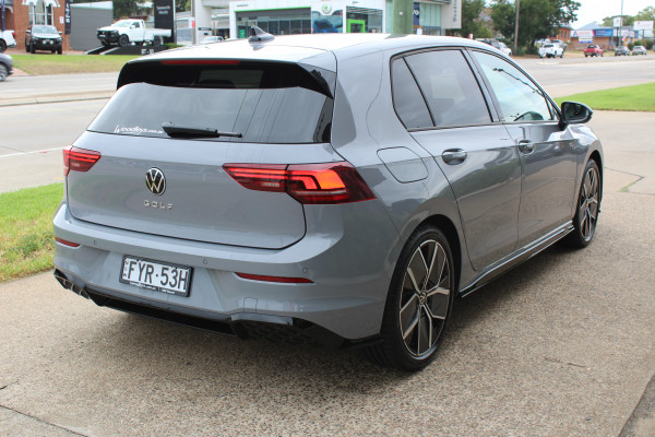 2025 Volkswagen Golf 8.5 110TSI R-Line Hatch Image 7