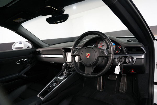 2015 Porsche 911 Carrera S Coupe Image 25