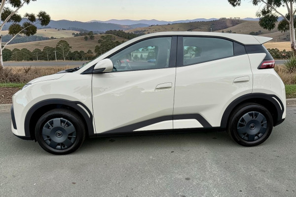 2025 BYD ATTO 1  Essential Hatch Image 5