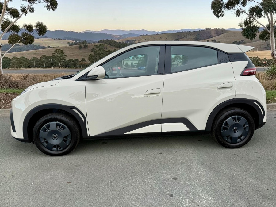 2025 BYD ATTO 1  Essential Hatch Image 5