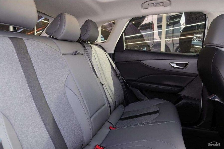 2025 MG MGS5 EV ZS3EM Essence 49 SUV Image 18
