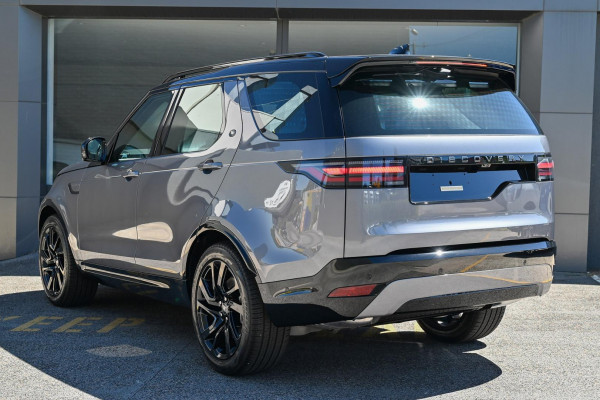 2025 Land Rover Discovery Series 5 P360 Dynamic SE SUV image 4