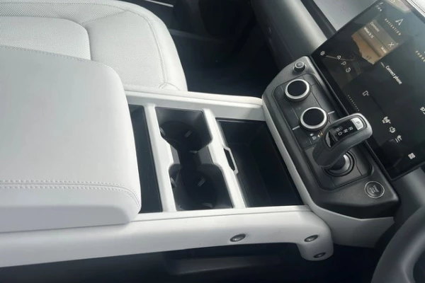 2025 MY26 Land Rover Defender L663 110 D250 S SUV Image 19