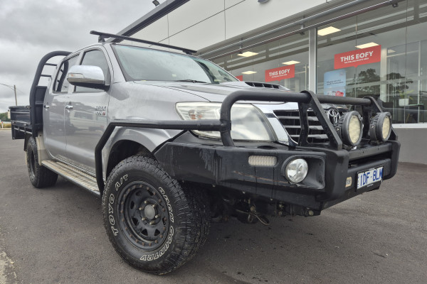 2015 MY14 Toyota HiLux SR5 Double Cab Pickup Image 2
