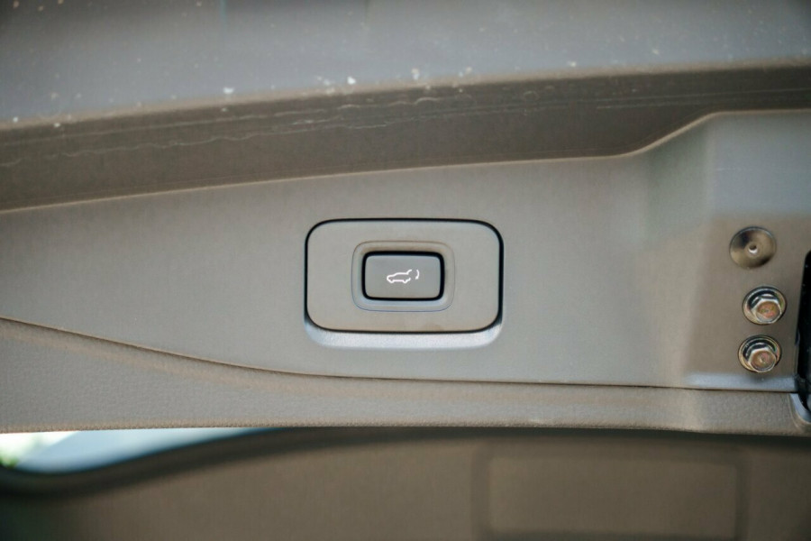 2026 MY25.5 Isuzu MU-X RJ X-TERRAIN SUV Image 10