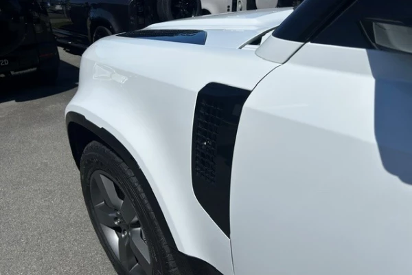2026 Land Rover Defender L663 130 D350 X-Dynamic SE SUV Image 8