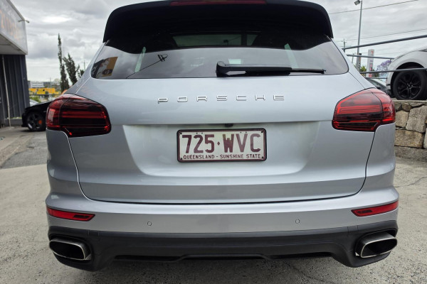 2016 MY17 Porsche Cayenne 92A Platinum Edition SUV Image 10