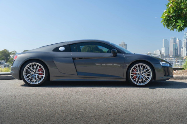 2018 Audi R8 V10 RWS  Coupe Image 3