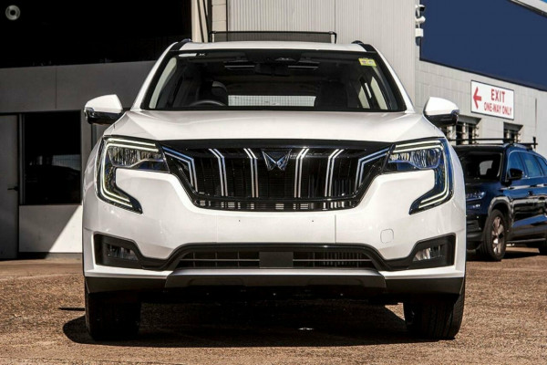 2025 Mahindra XUV700  AX7L SUV