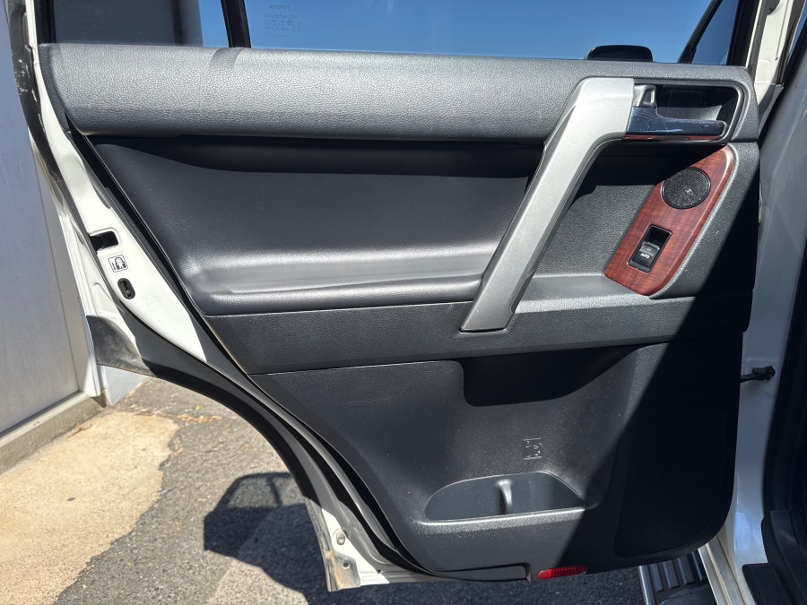 2016 Toyota LandCruiser Prado GDJ150R Kakadu SUV Image 22