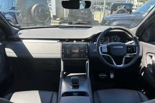 2025 MY26 Land Rover Discovery Sport L550 P250 Landmark SUV Image 12