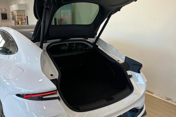 2026 MY25 MG IM5 P12L Premium Hatch Image 13